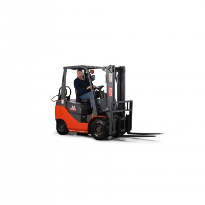 Made in China 1.5 ton Gasoline Forklift with Japan Nissan Engine