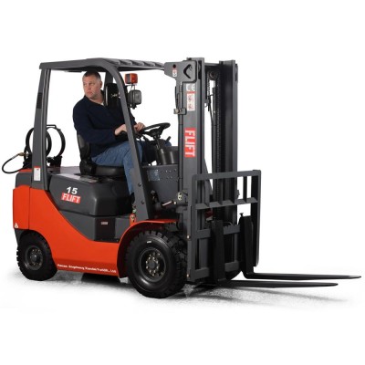 1.5ton 3000mm four wheels LPG Gasoline seated forklift with Nissan Engine on selling